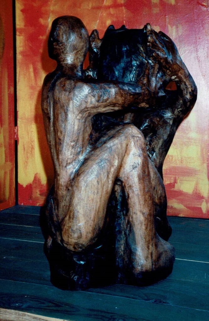 Plus Haut est de l'Orme ciré par Chris Le Guen artiste peintre et sculptrice